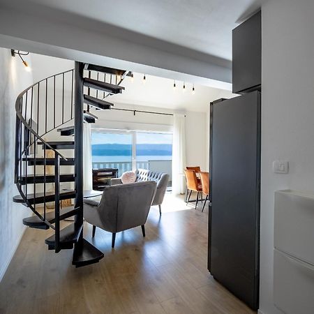 Appartement Apartman Rojo à Omiš Extérieur photo