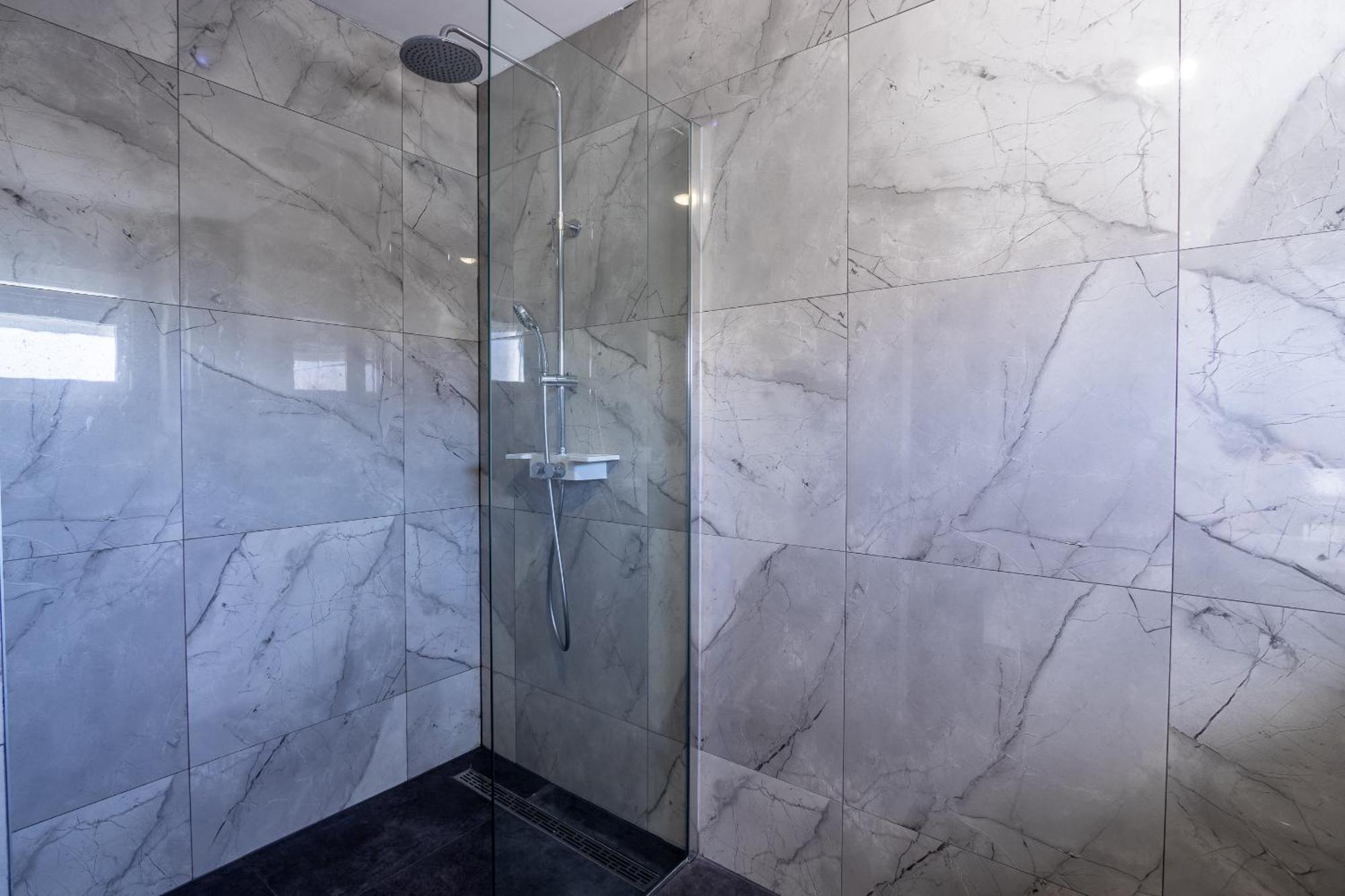 Appartement Apartman Rojo à Omiš Extérieur photo