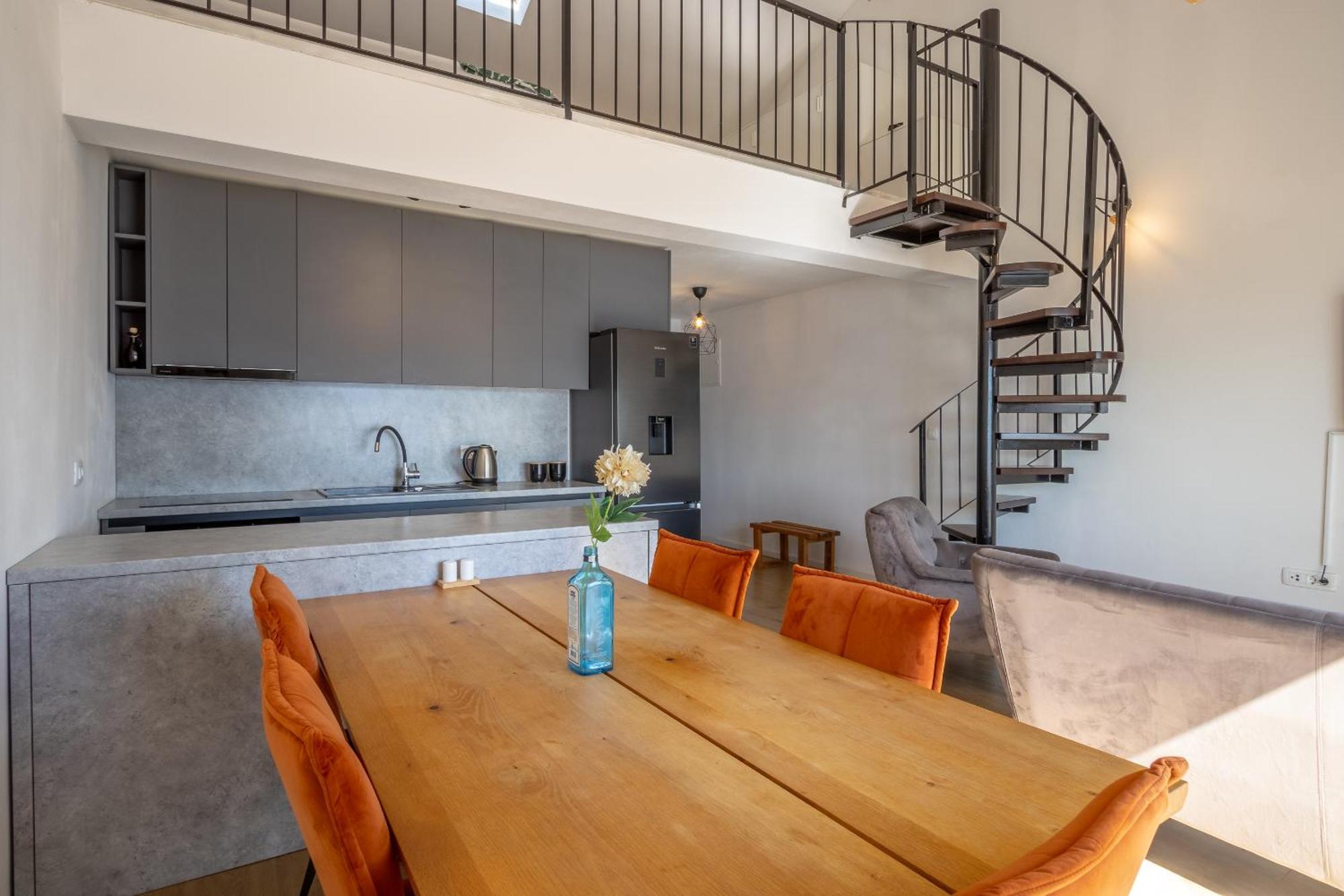 Appartement Apartman Rojo à Omiš Extérieur photo