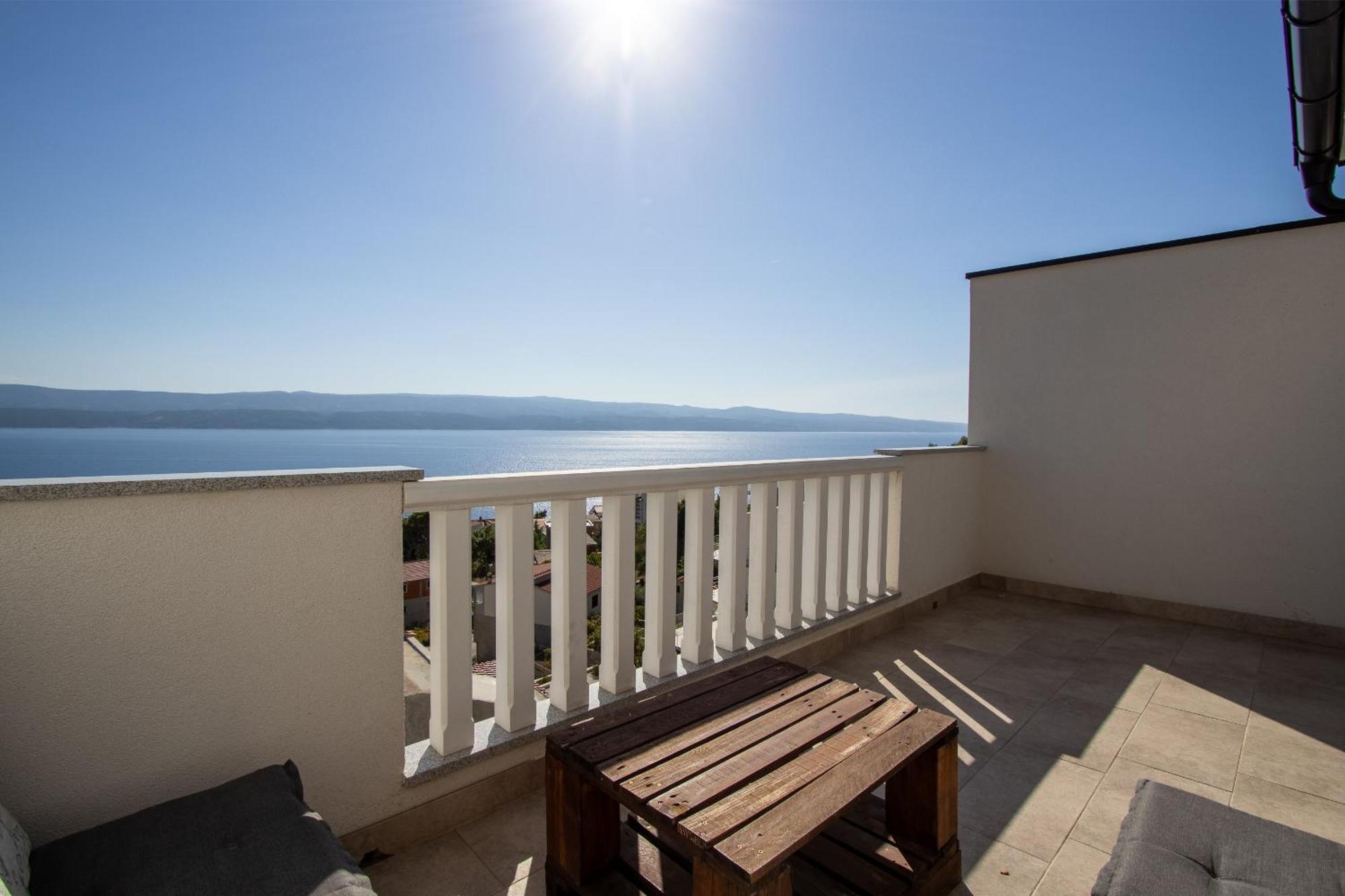 Appartement Apartman Rojo à Omiš Extérieur photo