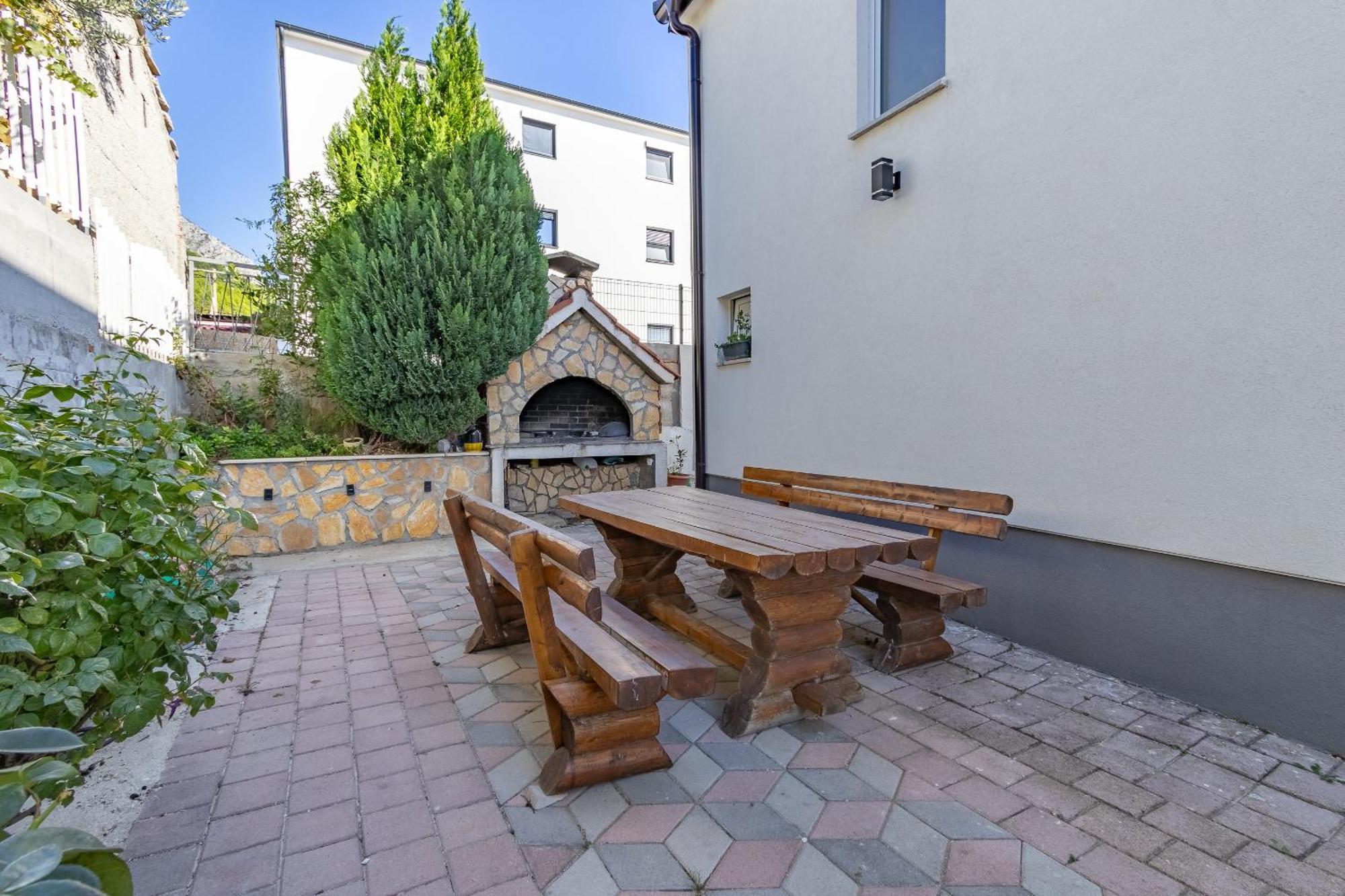 Appartement Apartman Rojo à Omiš Extérieur photo